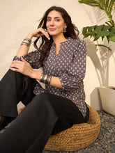 Women Grey Cotton Blend Floral Printed Regular Top-VT1390